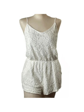 FOREVER 21 Lace Romper White Size Small With Side Pockets Stretch Waistband